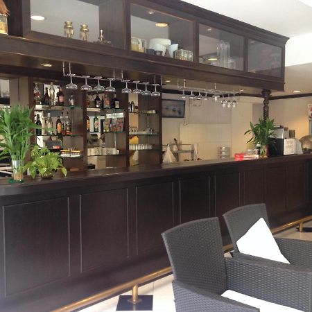 Lotus House Hotell Jomtien Beach Exteriör bild