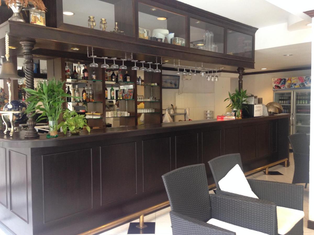 Lotus House Hotell Jomtien Beach Exteriör bild